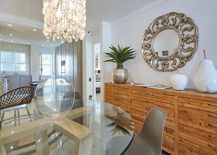 Apartment Secure Complex Close To Waterfront