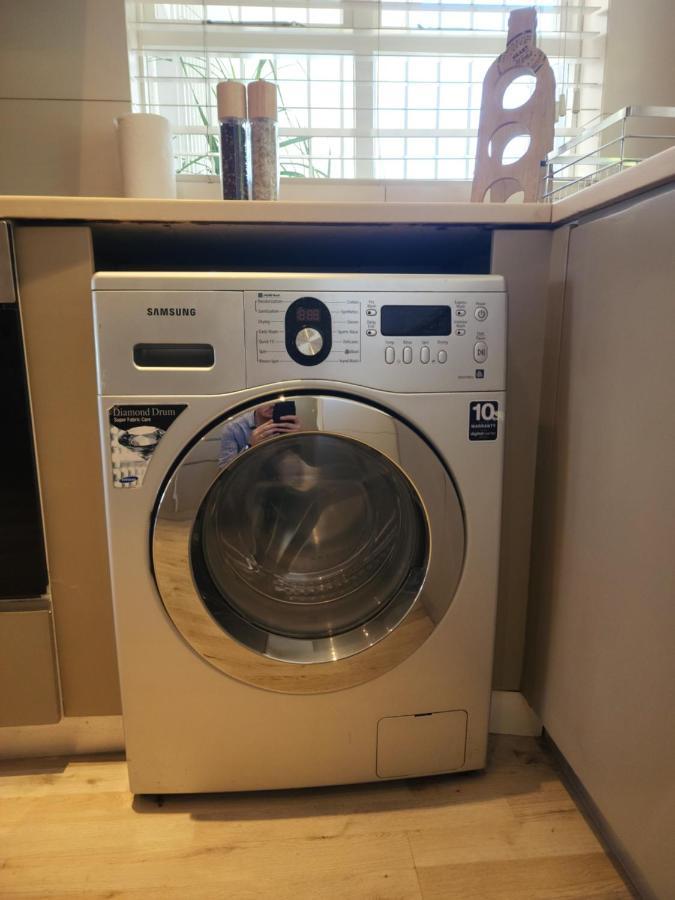 Apartment Secure Complex Close To Waterfront *