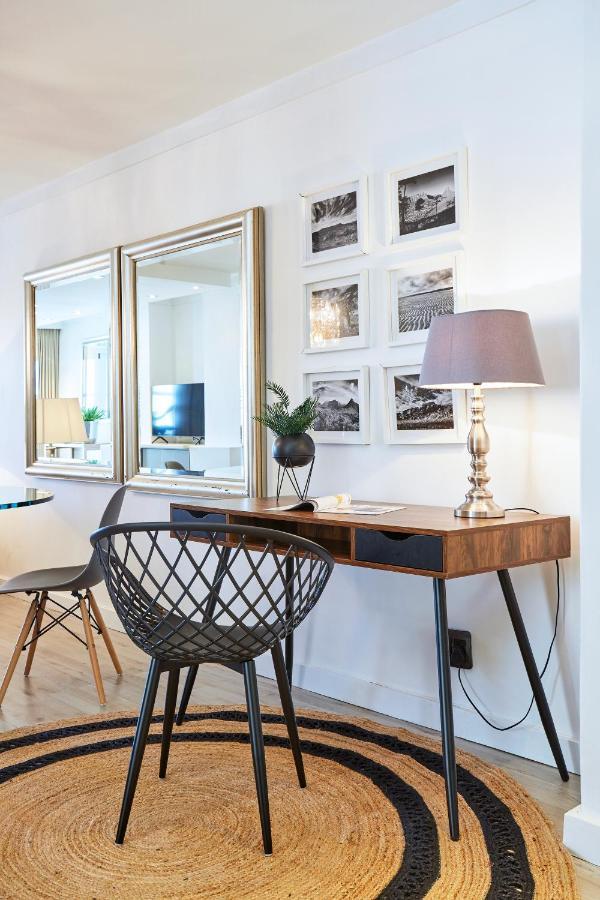 Apartment Secure Complex Close To Waterfront