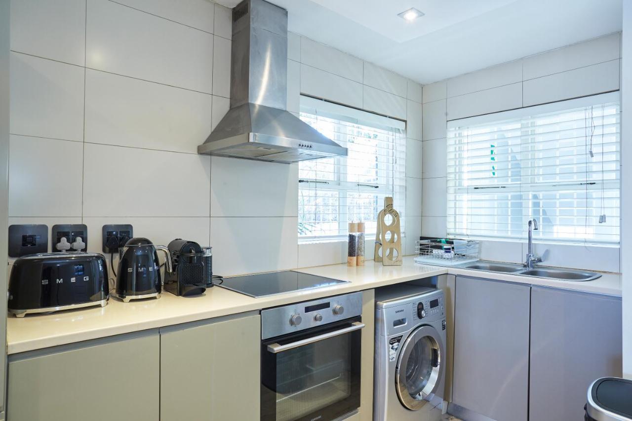Apartment Secure Complex Close To Waterfront *